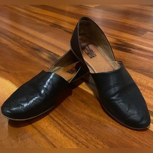 Miz Mooz black leather flats size 38